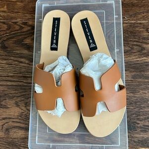 Brand new Steve Madden Grady tan sandals size 9